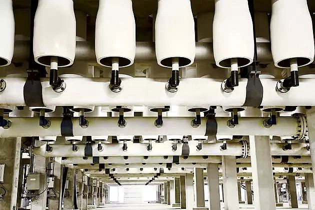 �������̿�S����ɫ�е�ˮ���g�����@ôţ�������{˹�_�����в��ǿ��ܣ�������������?