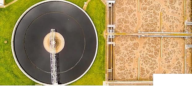 �������w�W(w��ng)�����ϏS��(li��n)�χ�(gu��)����ˮ�YԴ�l(f��)չ��(b��o)�棺�Uˮ���µĺڽ���?