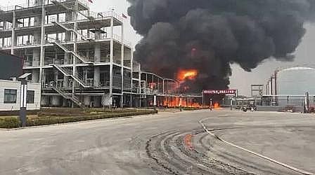 2022���iɰ�V�ϏS��ʯ���fһ�����Sͻ�l��𣬬F������������ը!